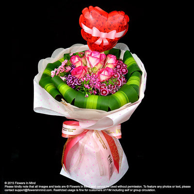 Bouquet of Roses & Balloon - FLOWERS IN MIND