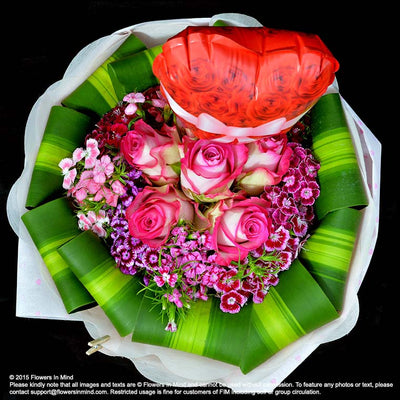 Bouquet of Roses & Balloon - FLOWERS IN MIND
