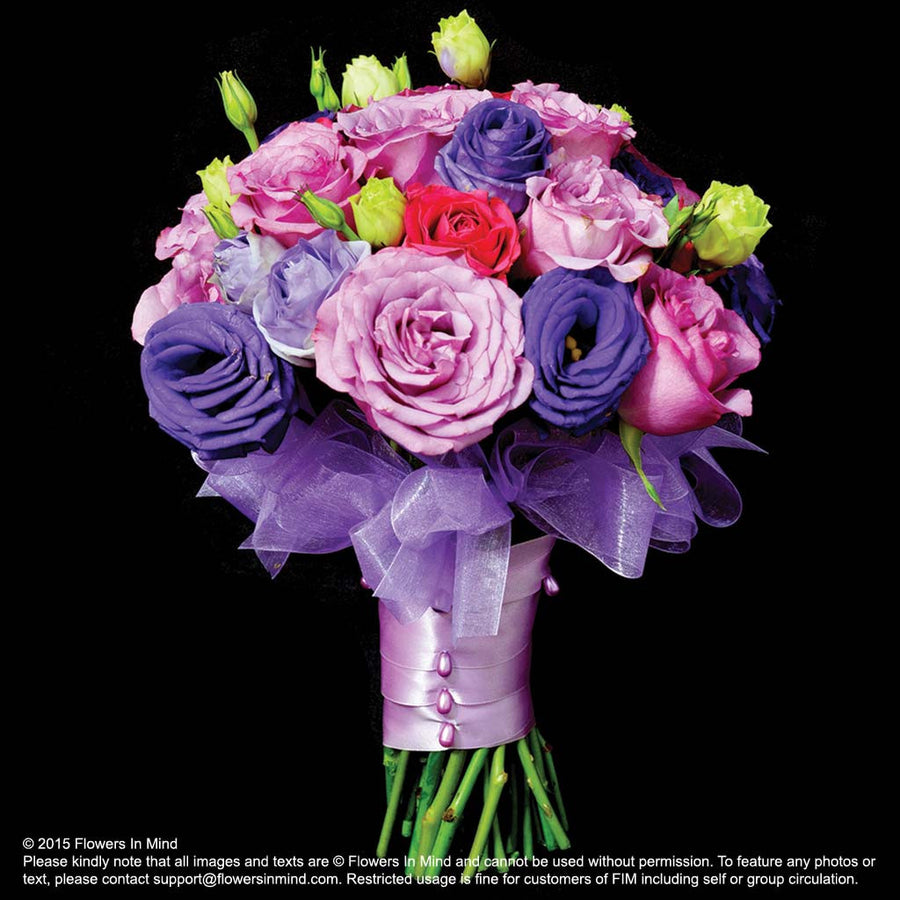 Bridal bouquet in natural stem (WD81) - FLOWERS IN MIND