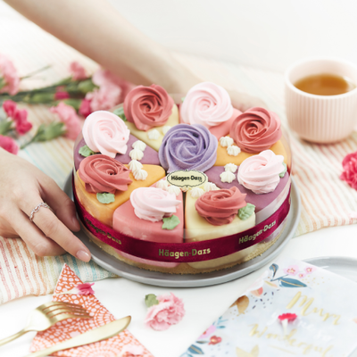 Choice of Ice Cream Cakes from (Häagen-Dazs)